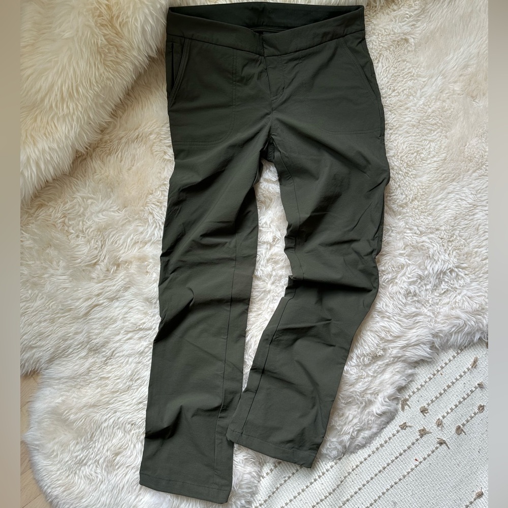 Womens Athleta hiking athelisure casual wear pants olive green size 10